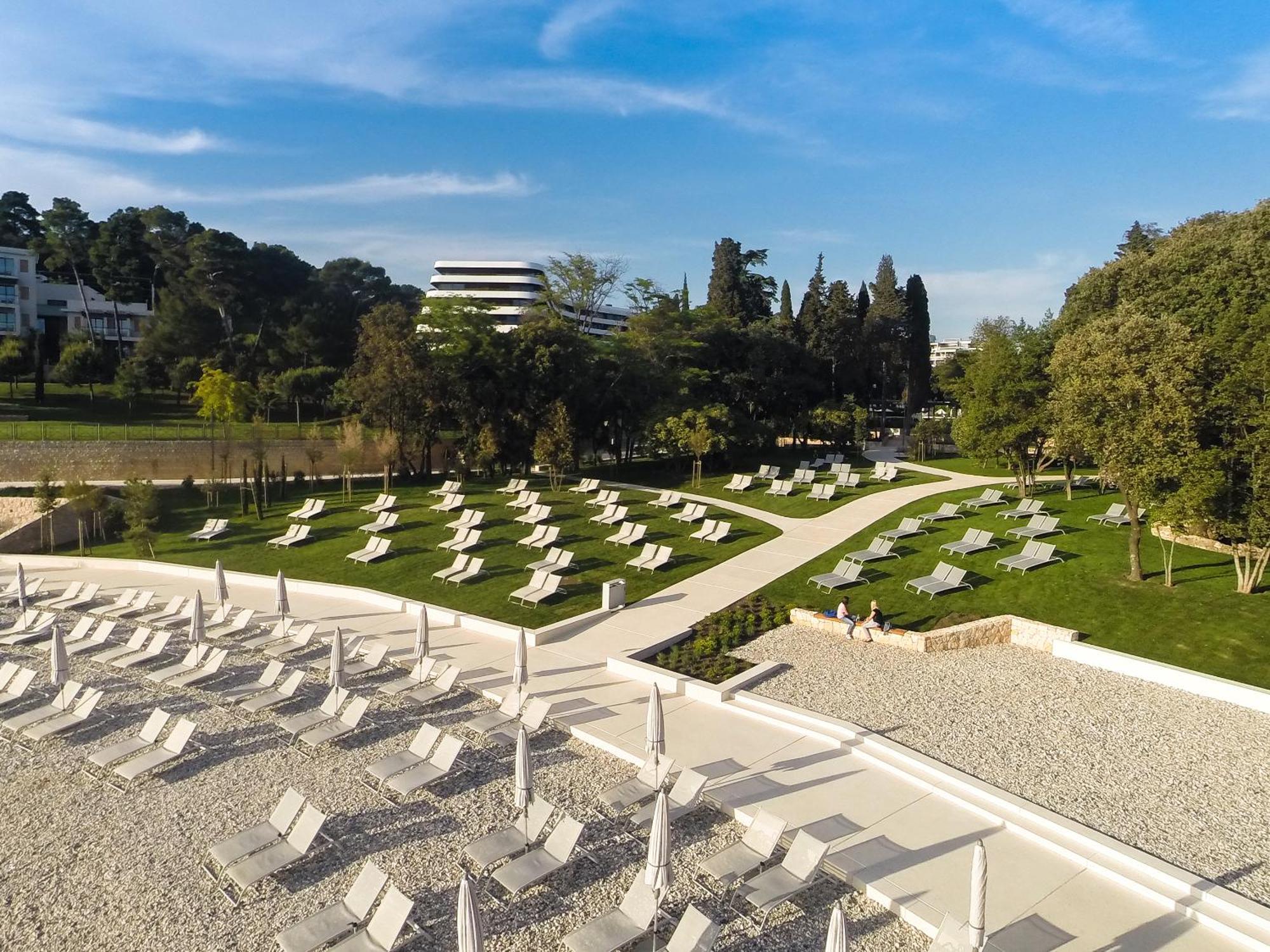 Lone Hotel By Maistra Collection Rovinj Exterior photo The beach at the hotel